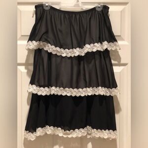 L&B strapless top with lace trim Sz M